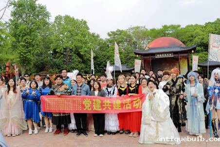 说明:D:/Users/ASUS/Desktop/合照.jpeg合照